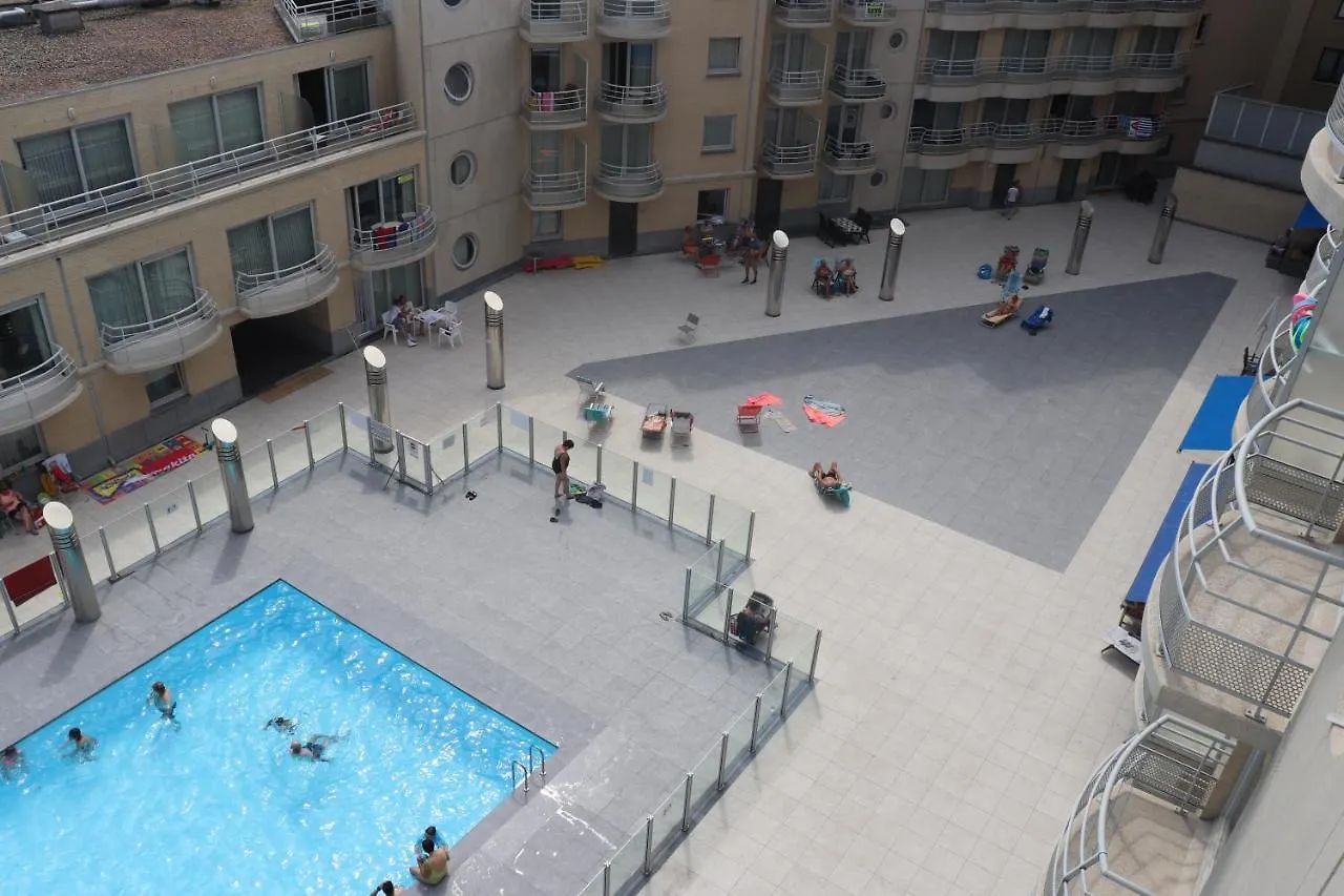 Appartement Met Zeezicht En Verwarmd Zwembad Oostende Daire