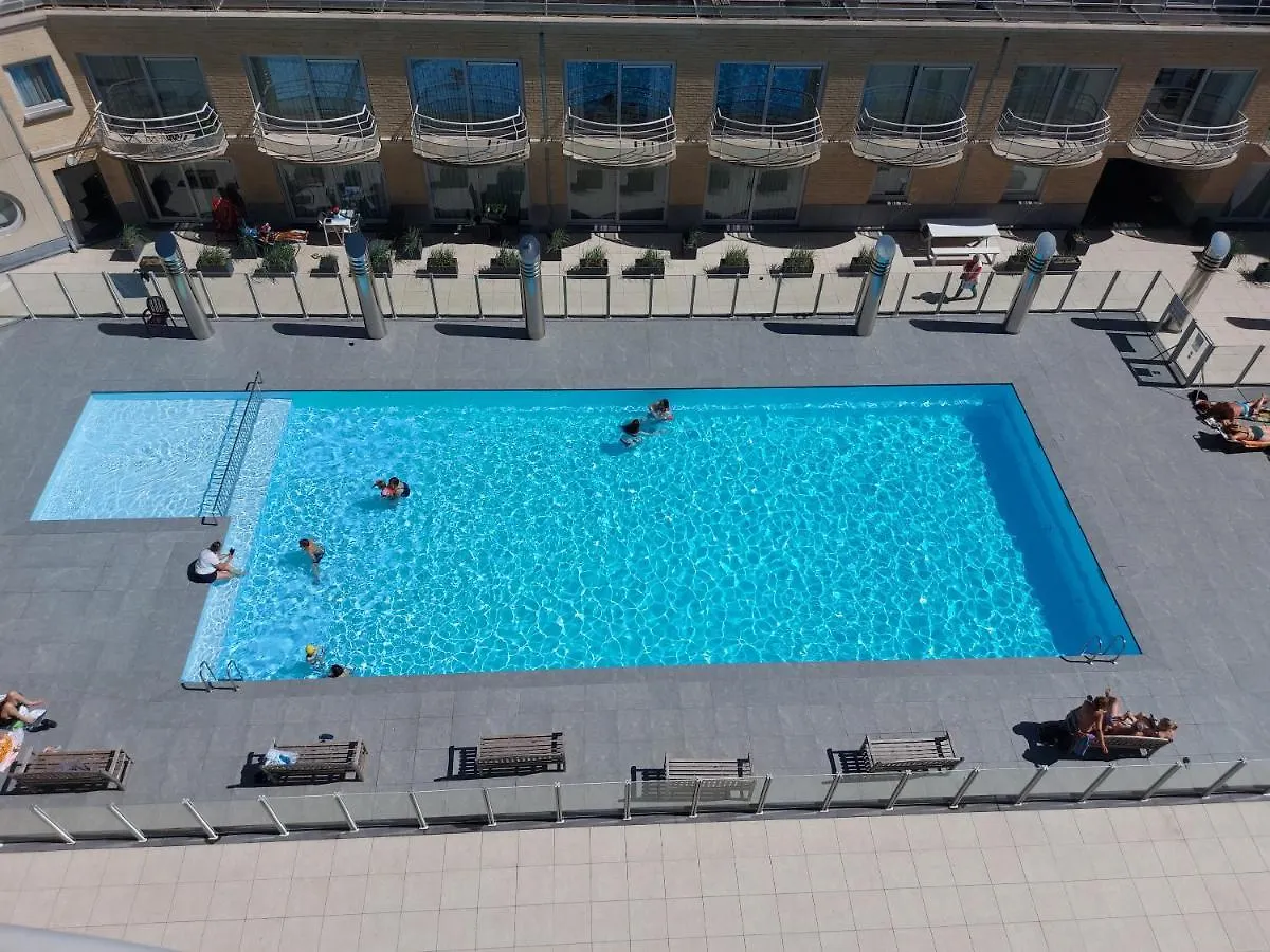 Appartement Met Zeezicht En Verwarmd Zwembad Ostend 0*,  Belgium