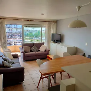 Appartement Zongericht Met Zicht Op De Jachthaven, Ostende