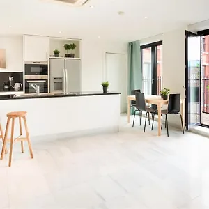 Marble In The Center Of Appartement Antwerpen