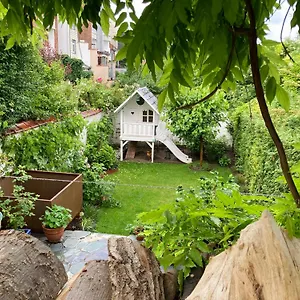 Calm, & Birdsong Near The Center Accommodatie bij particulieren Brussel